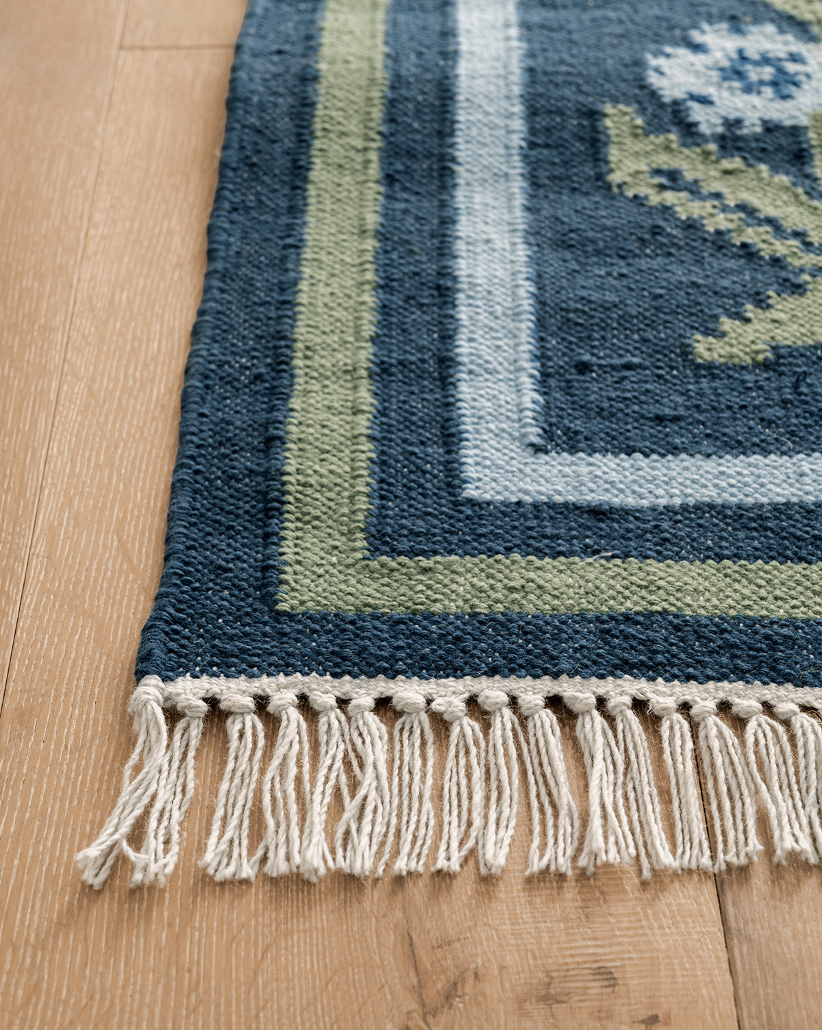 Aldridge Handwoven Indoor/Outdoor Rug