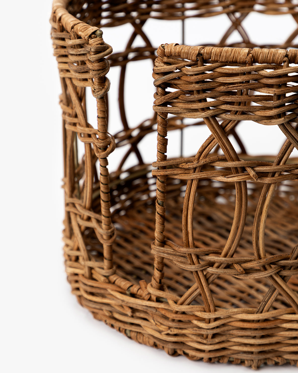 Hand-Woven Wicker Plate Basket
