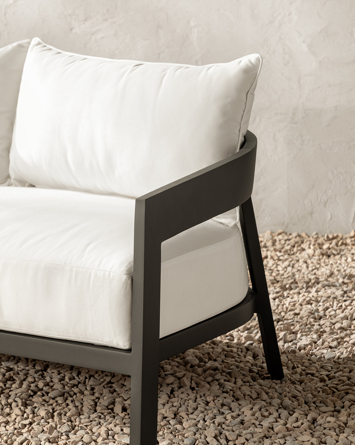 Vento Aluminum Sofa 68"