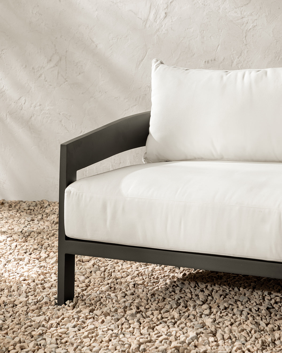 Vento Aluminum Sofa 68"