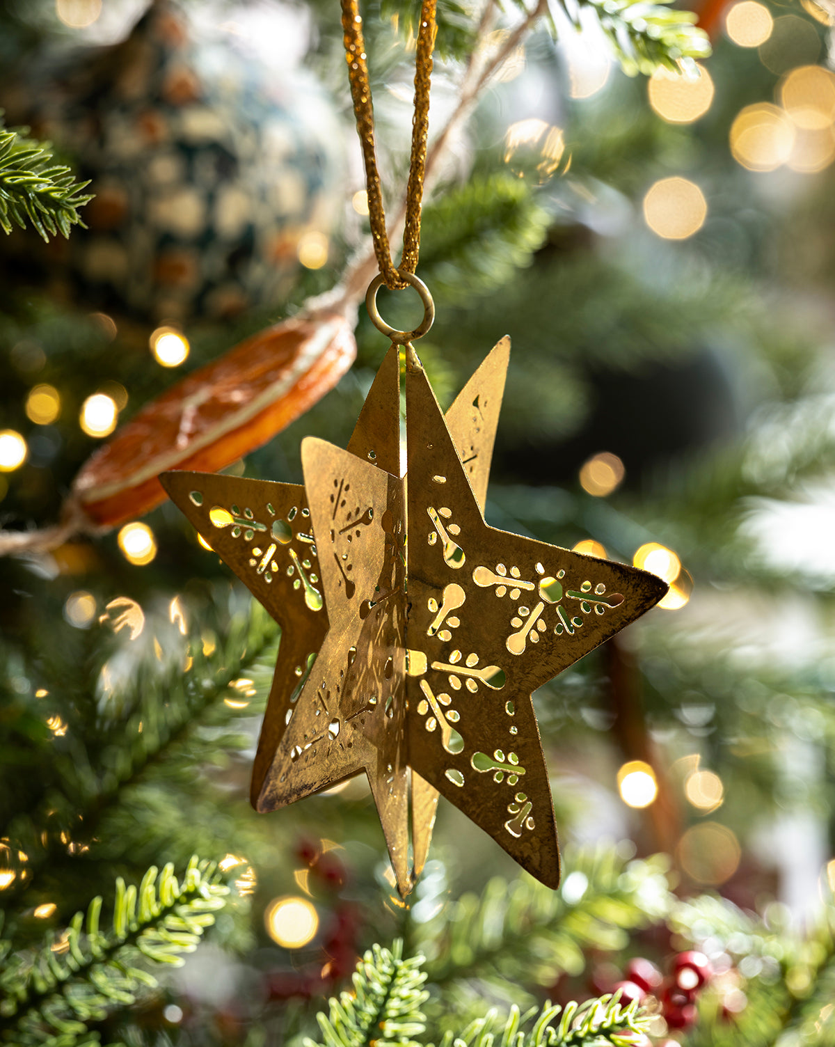 Classic Christmas Tree [hidden]