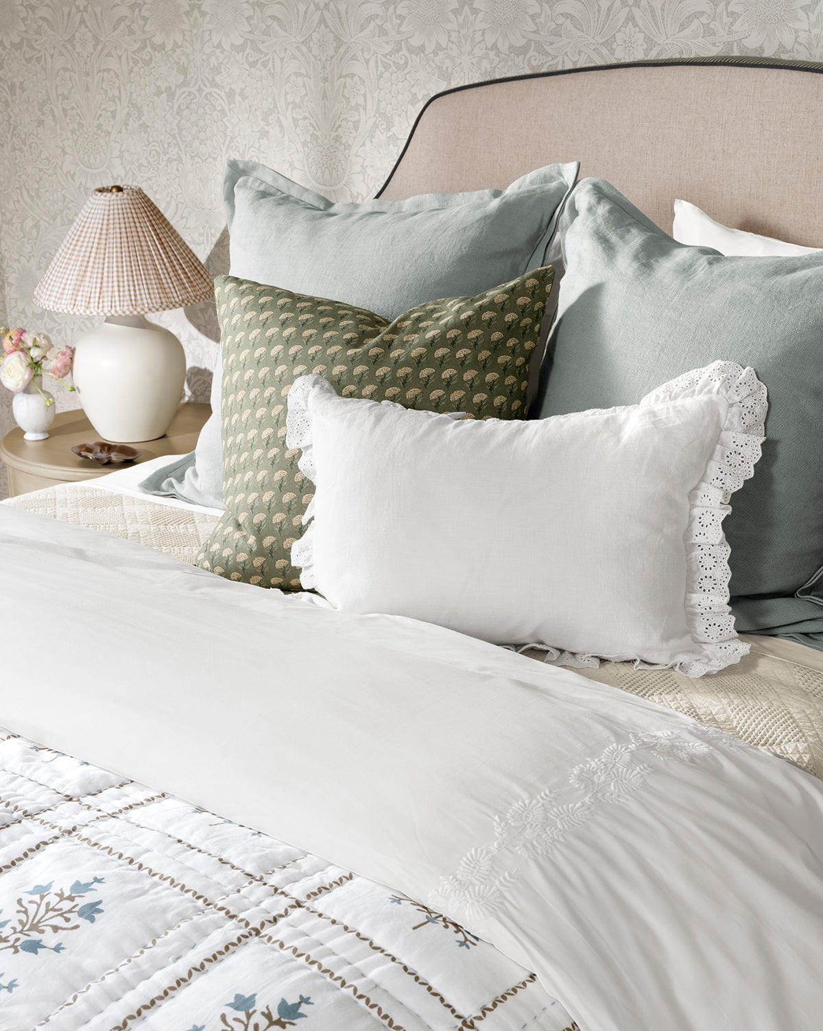 Pavarti Floral Pillow Cover