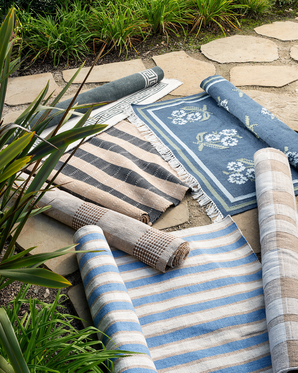 Aldridge Handwoven Indoor/Outdoor Rug